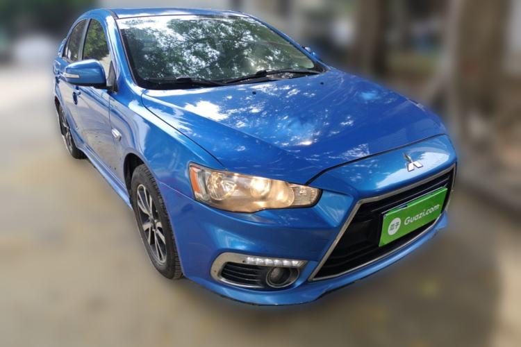 Used Mitsubishi Lancer EX 2015 1.8L CVT ZhiShang Edition China IV Standard Front Right 45 Deg
