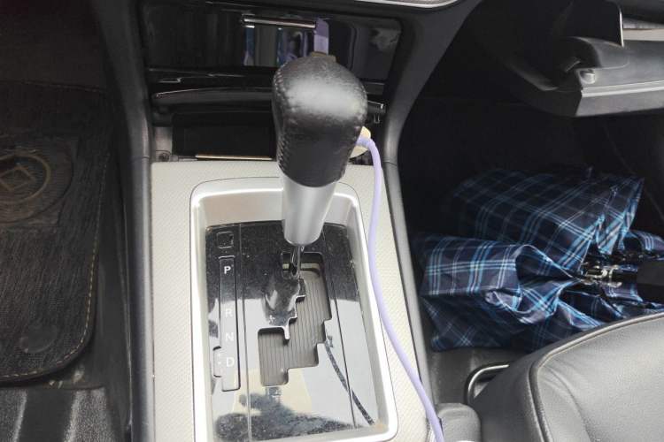 Used Mitsubishi Lancer EX 2015 1.8L CVT ZhiShang Edition China IV Standard Gear Lever