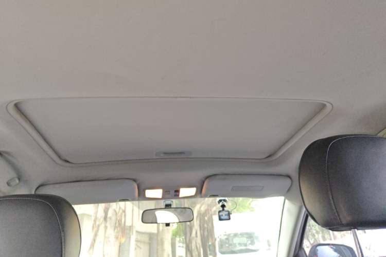 Used Mitsubishi Lancer EX 2015 1.8L CVT ZhiShang Edition China IV Standard Headliner