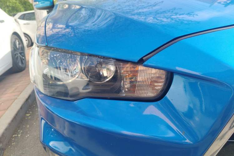 Used Mitsubishi Lancer EX 2015 1.8L CVT ZhiShang Edition China IV Standard Right Front Headlight