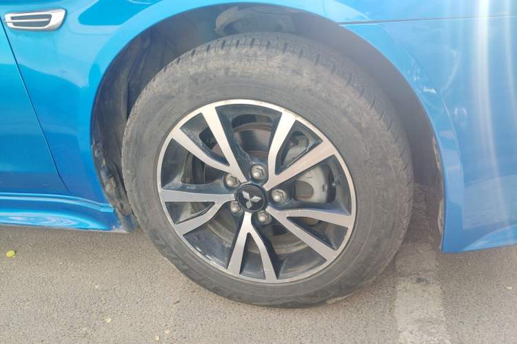 Used Mitsubishi Lancer EX 2015 1.8L CVT ZhiShang Edition China IV Standard Right Front Wheel Hub