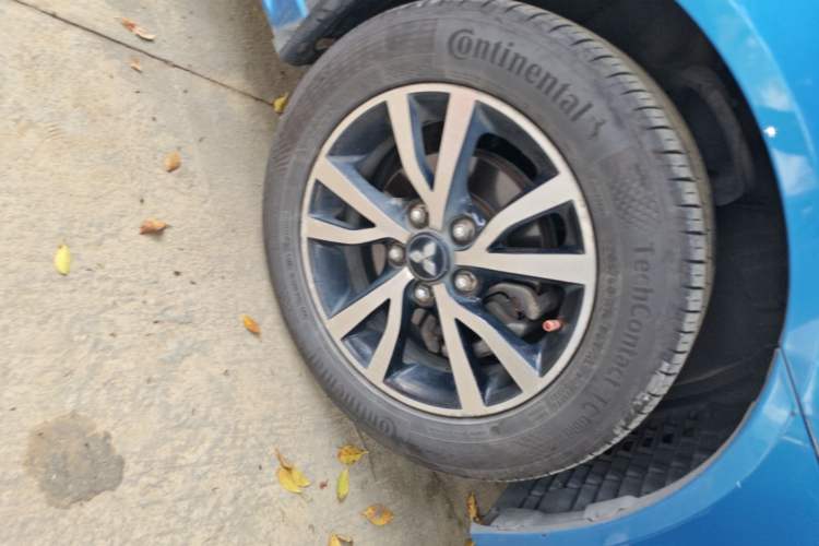 Used Mitsubishi Lancer EX 2015 1.8L CVT ZhiShang Edition China IV Standard Right Front Wheel Hub