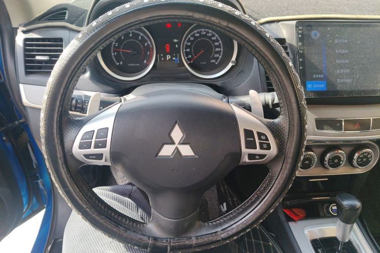 Used Mitsubishi Lancer EX 2015 1.8L CVT ZhiShang Edition China IV Standard Steering Wheel