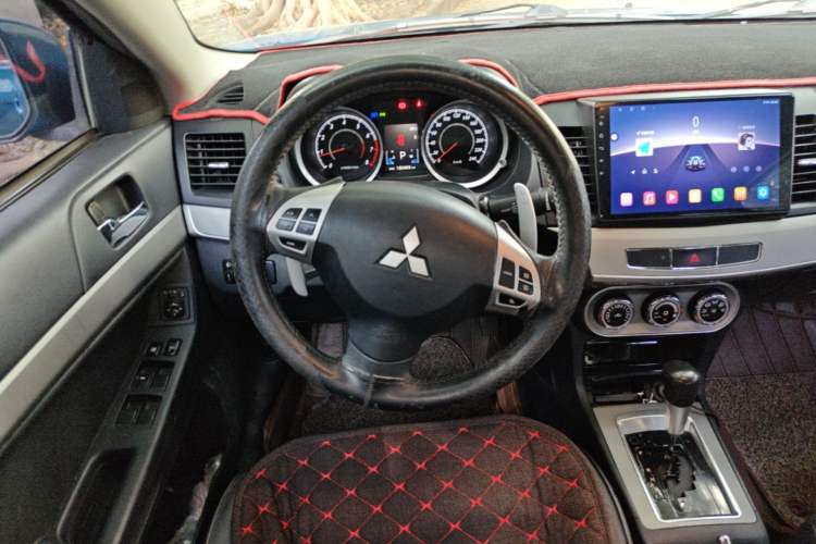 Used Mitsubishi Lancer EX 2015 1.8L CVT ZhiShang Edition China IV Standard Steering Wheel