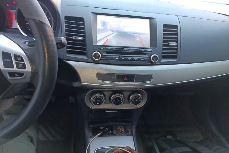 Used Mitsubishi Lancer EX 2015 1.8L Manual ZhiShang Edition China IV Audio And AC Panel