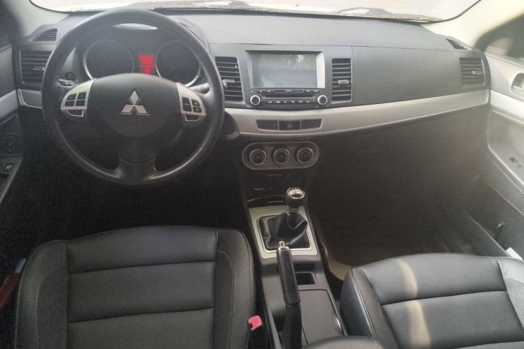 Used Mitsubishi Lancer EX 2015 1.8L Manual ZhiShang Edition China IV Center Console