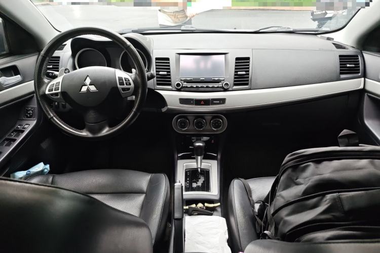 Used Mitsubishi Lancer EX 2015 2.0L CVT Flagship Edition Center Console