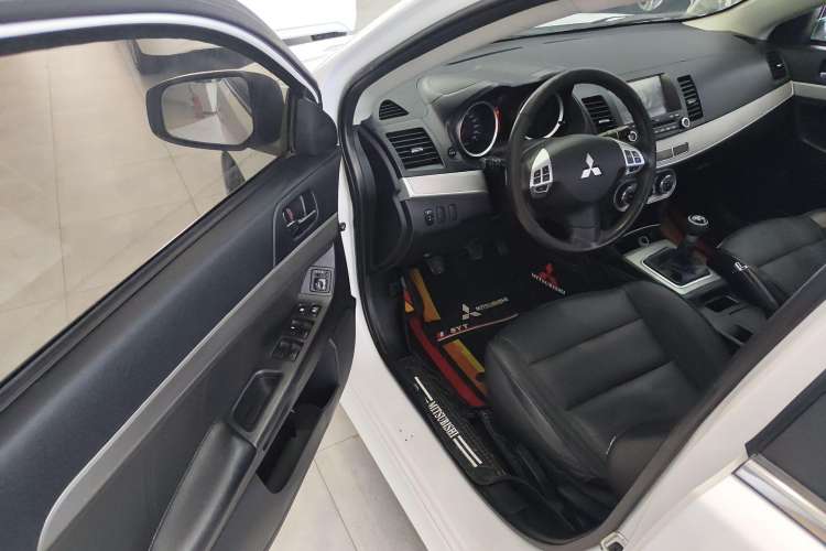 Used Mitsubishi Lancer EX 2015 1.8L Manual ZhiShang Edition China V Standard Driver Seat