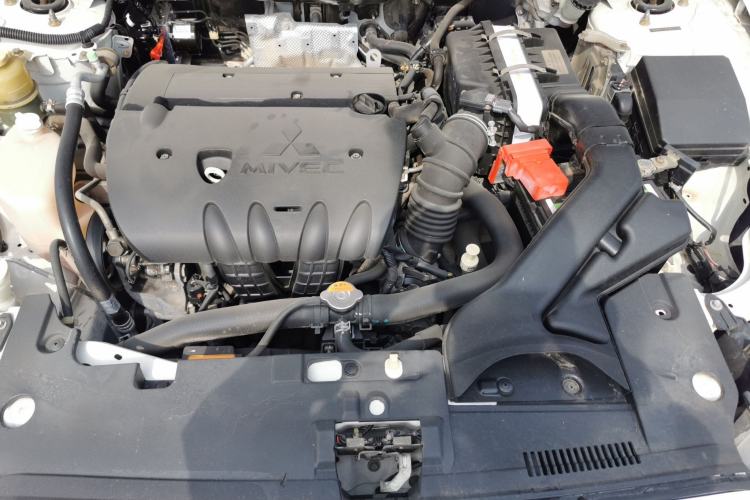 Used Mitsubishi Lancer EX 2015 1.8L CVT ZhiShang Edition China IV Standard Engine Bay