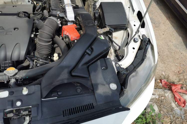 Used Mitsubishi Lancer EX 2015 1.8L CVT ZhiShang Edition China IV Standard Engine Bay Left