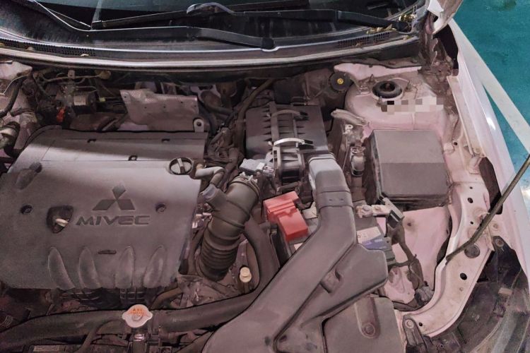 Used Mitsubishi Lancer EX 2015 1.8L CVT ZhiShang Edition China V Standard Engine Bay Left