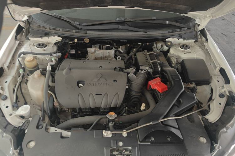 Used Mitsubishi Lancer EX 2015 1.8L CVT ZhiShang Edition China IV Standard Engine Bay
