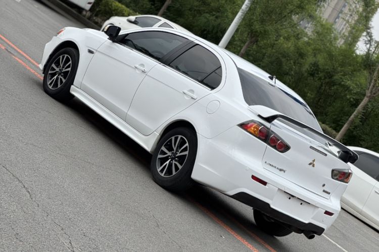 Used Mitsubishi Lancer EX 2015 1.8L CVT ZhiShang Edition China V Standard Exterior 3