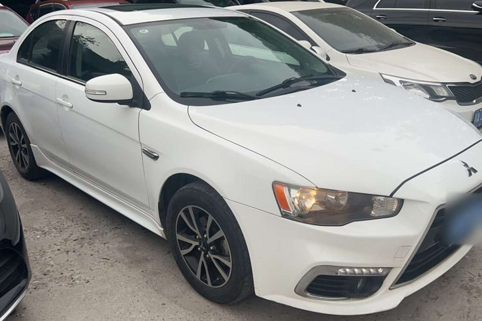 Used Mitsubishi Lancer EX 2015 1.8L CVT ZhiShang Edition China V Standard Exterior 3