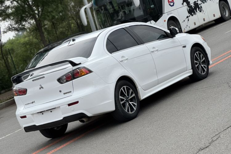 Used Mitsubishi Lancer EX 2015 1.8L CVT ZhiShang Edition China V Standard Exterior 4