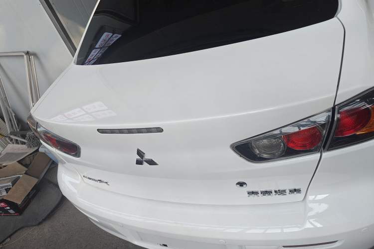 Used Mitsubishi Lancer EX 2015 1.8L CVT ZhiShang Edition China IV Standard Exterior 4