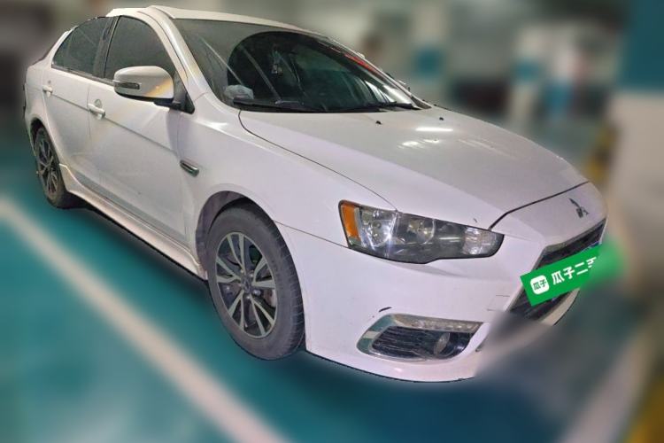 Used Mitsubishi Lancer EX 2015 1.8L CVT ZhiShang Edition China V Standard Front Right 45 Deg