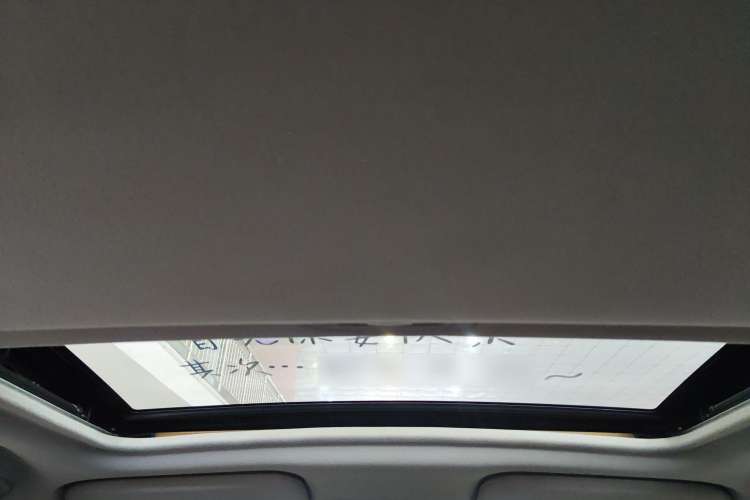 Used Mitsubishi Lancer EX 2015 1.8L Manual ZhiShang Edition China V Standard Headliner