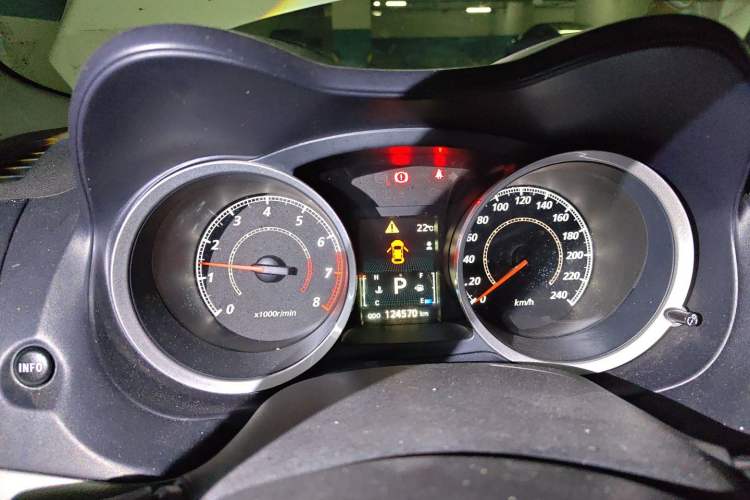 Used Mitsubishi Lancer EX 2015 1.8L CVT ZhiShang Edition China V Standard Instrument Cluster