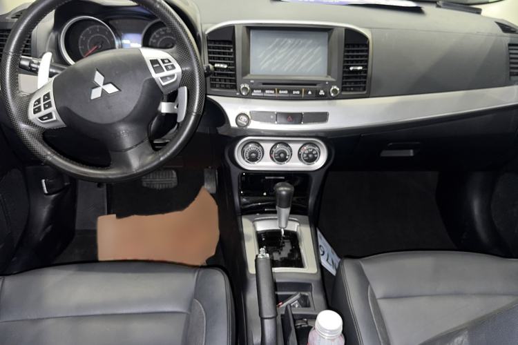 Used Mitsubishi Lancer EX 2015 1.8L CVT ZhiShang Edition China V Standard Interior 3