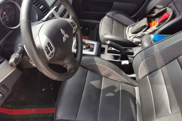 Used Mitsubishi Lancer EX 2015 1.8L CVT ZhiShang Edition China IV Standard Left Front Seat