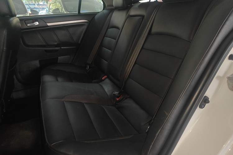 Used Mitsubishi Lancer EX 2015 1.8L CVT ZhiShang Edition China IV Standard Left Rear Seat