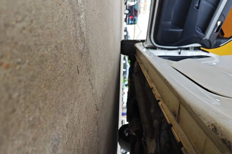 Used Mitsubishi Lancer EX 2015 1.8L Manual ZhiShang Edition China IV Left Side Sill
