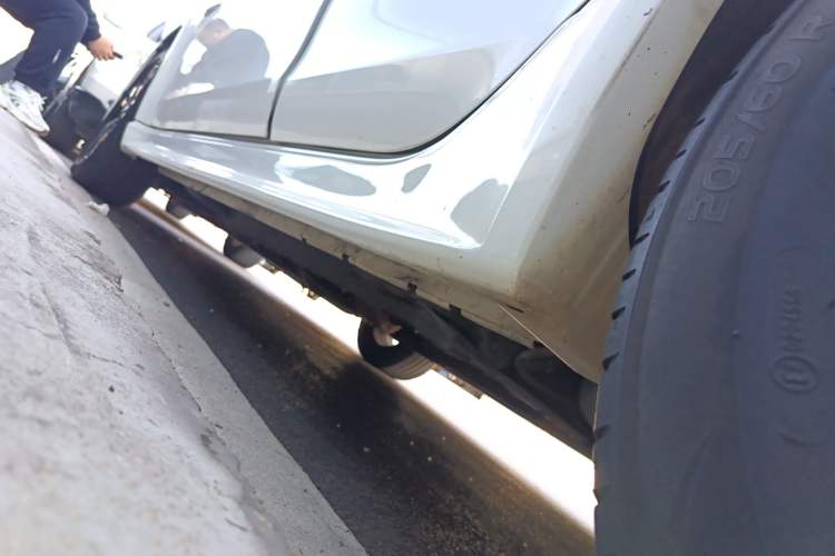 Used Mitsubishi Lancer EX 2015 1.8L Manual ZhiShang Edition China IV Left Side Sill