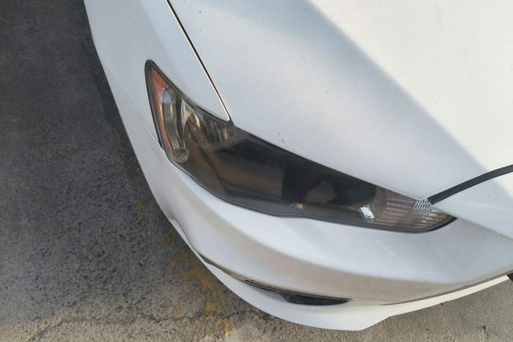 Used Mitsubishi Lancer EX 2015 1.8L Manual ZhiShang Edition China IV Right Front Headlight