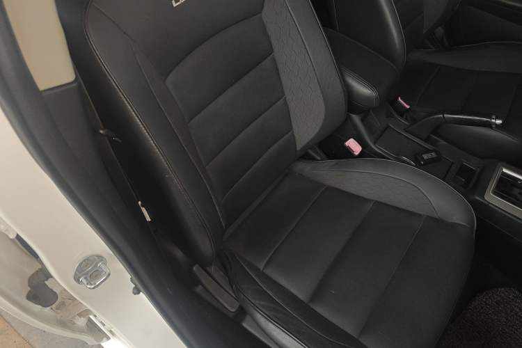 Used Mitsubishi Lancer EX 2015 1.8L CVT ZhiShang Edition China IV Standard Right Front Seat