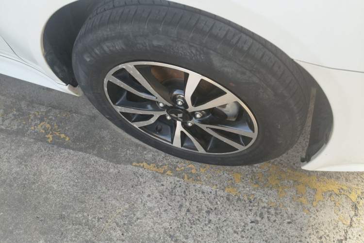 Used Mitsubishi Lancer EX 2015 1.8L Manual ZhiShang Edition China IV Right Front Wheel Hub