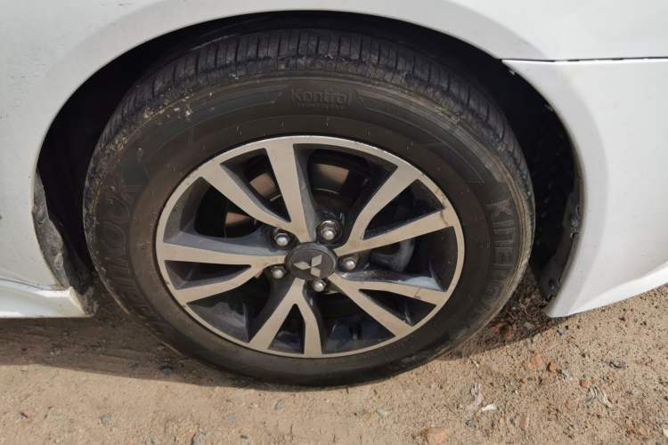 Used Mitsubishi Lancer EX 2015 1.8L CVT ZhiShang Edition China IV Standard Right Front Wheel Hub