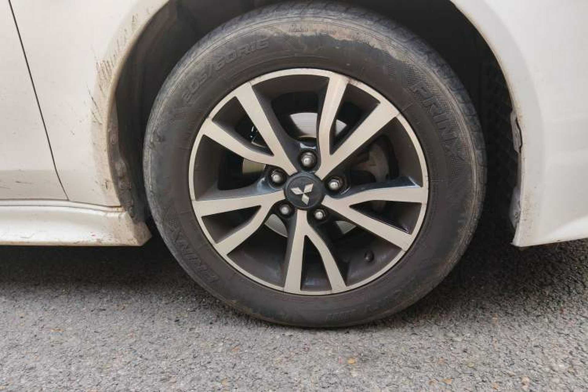 Used Mitsubishi Lancer EX 2015 1.8L Manual ZhiShang Edition China IV Right Front Wheel Hub
