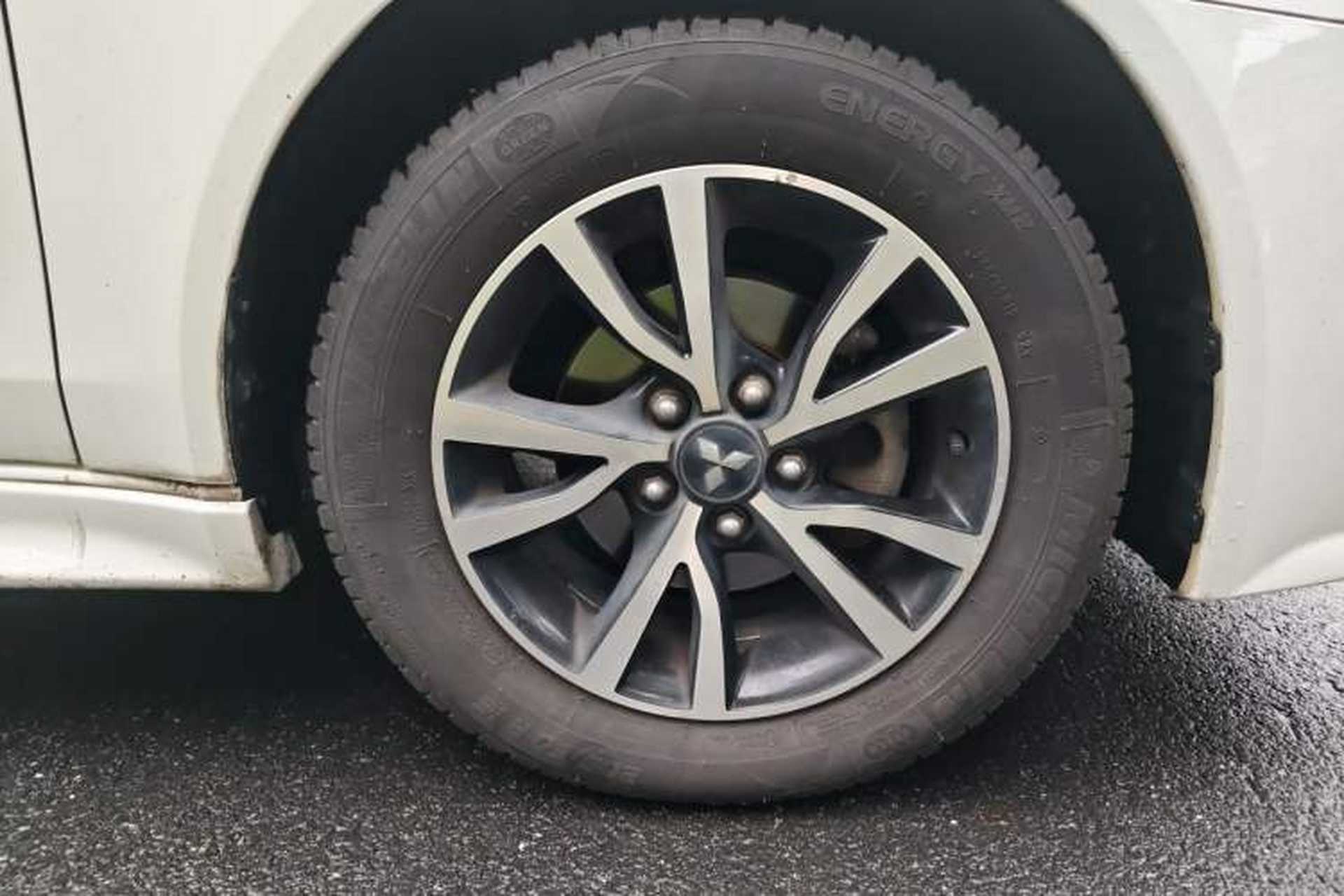 Used Mitsubishi Lancer EX 2015 2.0L CVT Flagship Edition Right Front Wheel Hub