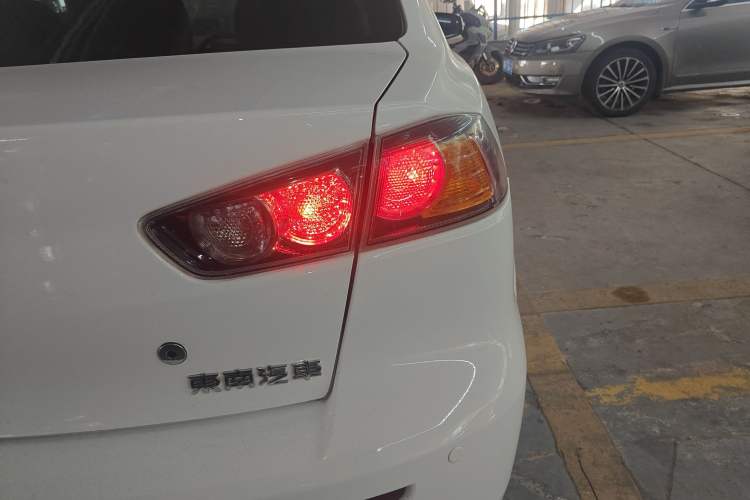 Used Mitsubishi Lancer EX 2015 1.8L CVT ZhiShang Edition China IV Standard Right Rear Taillight
