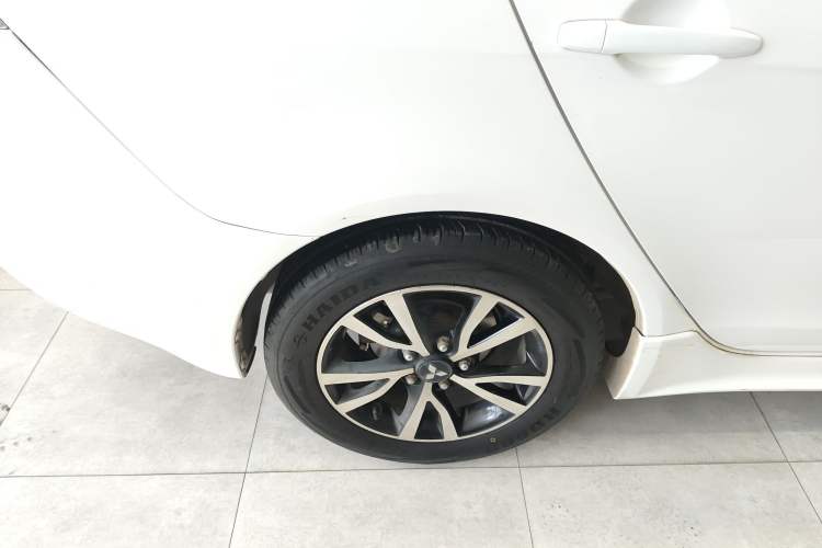 Used Mitsubishi Lancer EX 2015 1.8L Manual ZhiShang Edition China V Standard Right Rear Wheel Hub