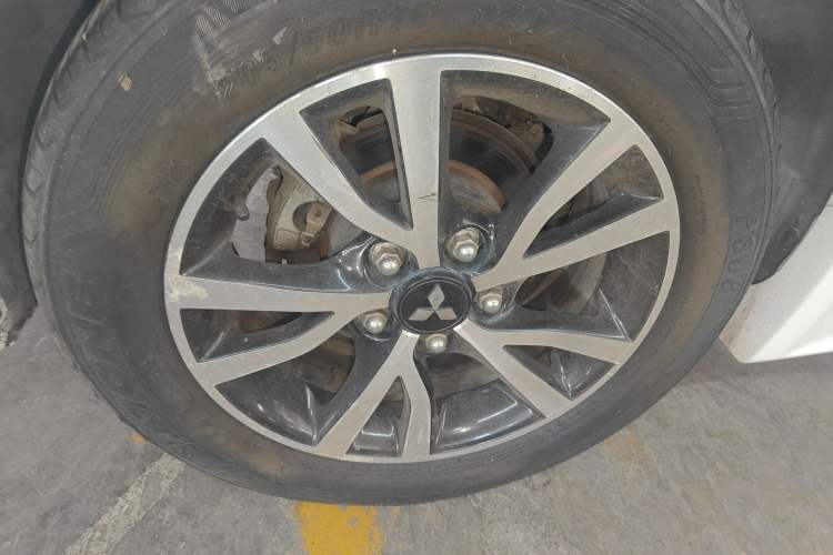 Used Mitsubishi Lancer EX 2015 1.8L CVT ZhiShang Edition China IV Standard Right Rear Wheel Hub
