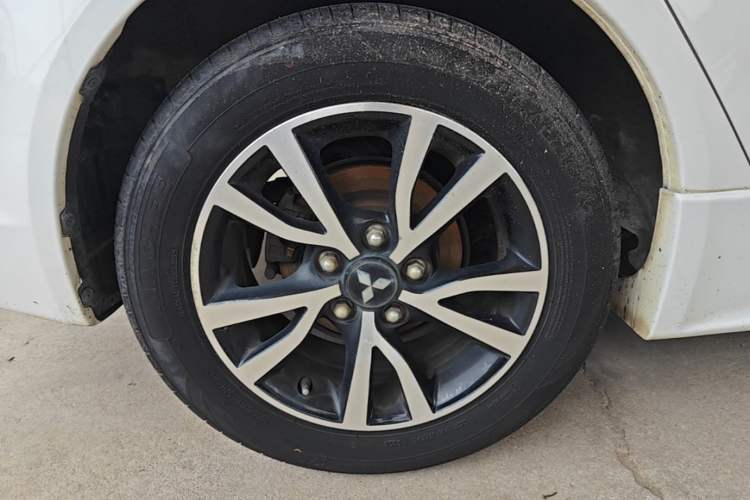 Used Mitsubishi Lancer EX 2015 1.8L Manual ZhiShang Edition China IV Right Rear Wheel Hub