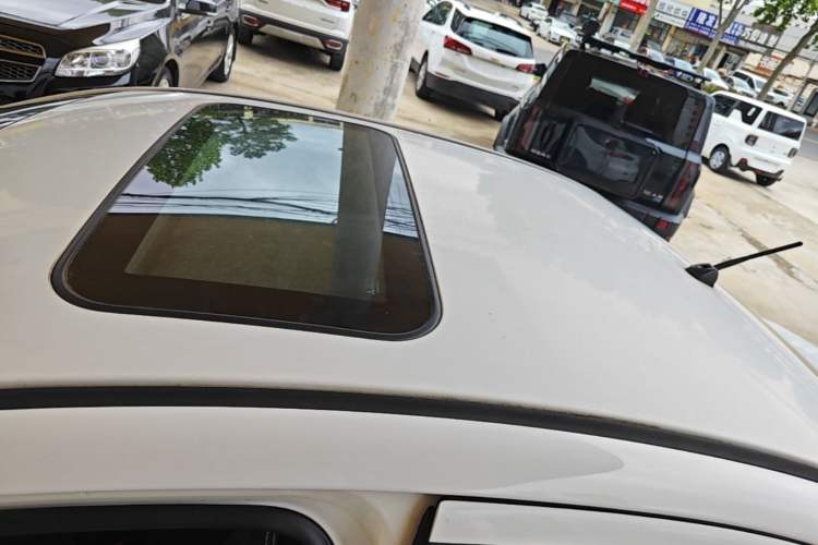 Used Mitsubishi Lancer EX 2015 1.8L Manual ZhiShang Edition China IV Roof