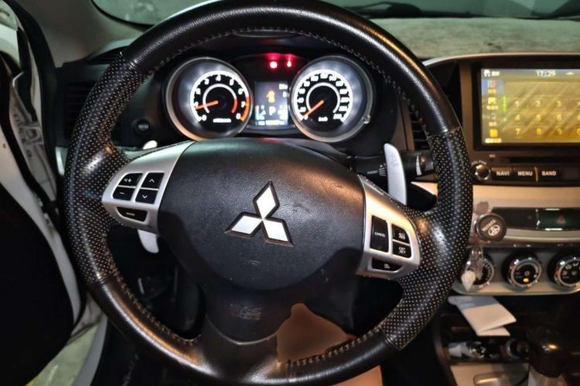 Used Mitsubishi Lancer EX 2015 1.8L CVT ZhiShang Edition China V Standard Steering Wheel