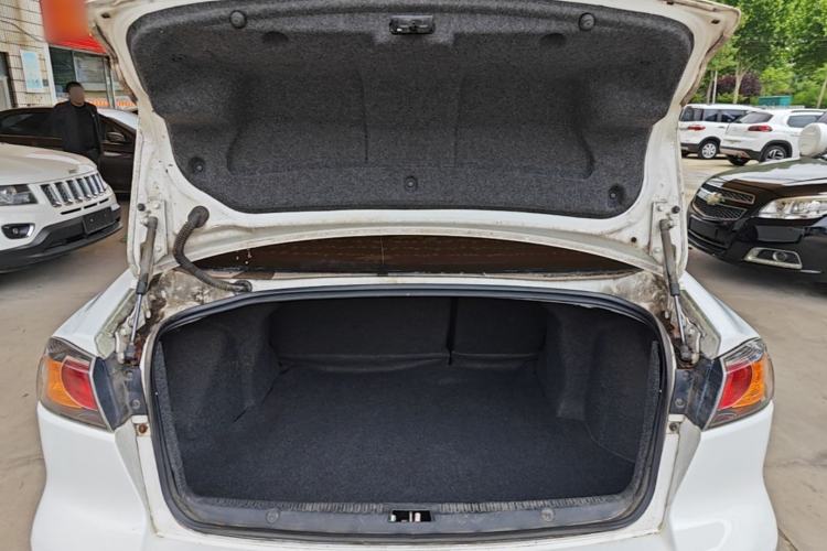 Used Mitsubishi Lancer EX 2015 1.8L Manual ZhiShang Edition China IV Trunk