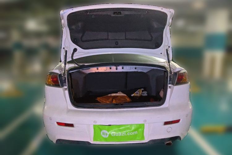 Used Mitsubishi Lancer EX 2015 1.8L CVT ZhiShang Edition China V Standard Trunk