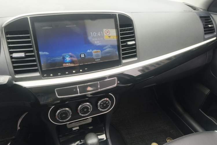 Used Mitsubishi Lancer EX 2016 1.8L CVT Black-and-White Retro Edition Audio And AC Panel
