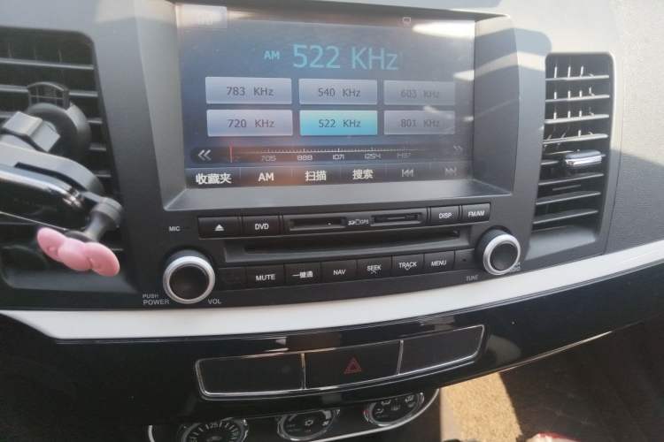 Used Mitsubishi Lancer EX 2016 1.8L CVT Black-and-White Retro Edition Audio And AC Panel