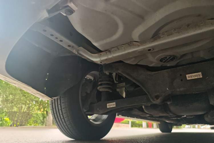 Used Mitsubishi Lancer EX 2016 1.8L Manual Black-and-White Retro Edition Chassis Rear Left