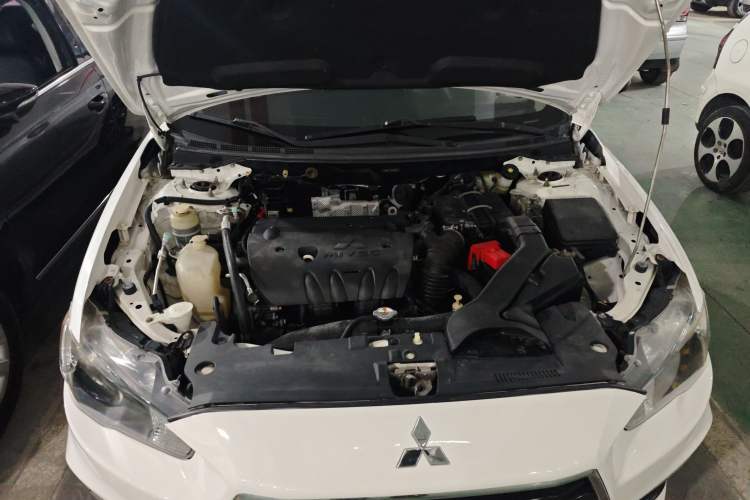 Used Mitsubishi Lancer EX 2016 1.8L CVT Black-and-White Retro Edition Engine Bay