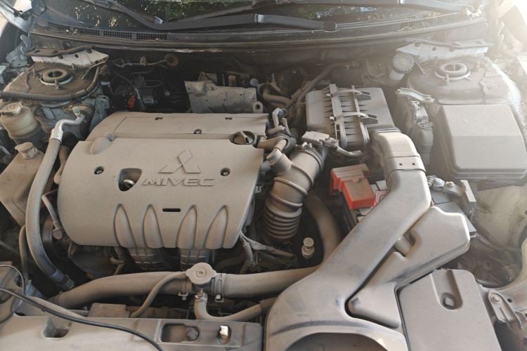 Used Mitsubishi Lancer EX 2016 1.8L CVT Black-and-White Retro Edition Engine Bay