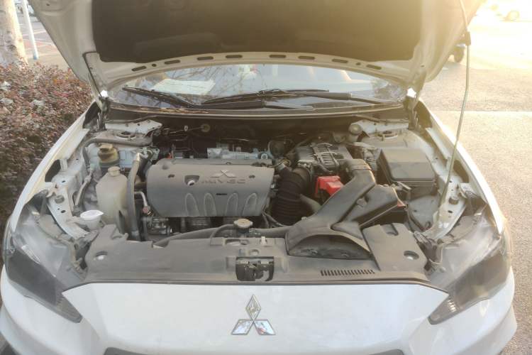 Used Mitsubishi Lancer EX 2016 1.8L CVT Black-and-White Retro Edition Engine Bay