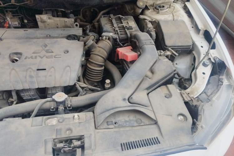 Used Mitsubishi Lancer EX 2016 1.8L CVT Black-and-White Retro Edition Engine Bay Left