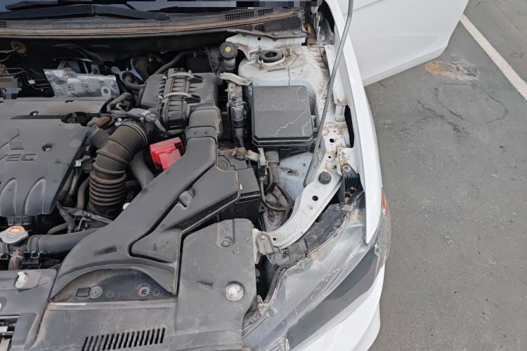Used Mitsubishi Lancer EX 2016 1.8L CVT Black-and-White Retro Edition Engine Bay Left